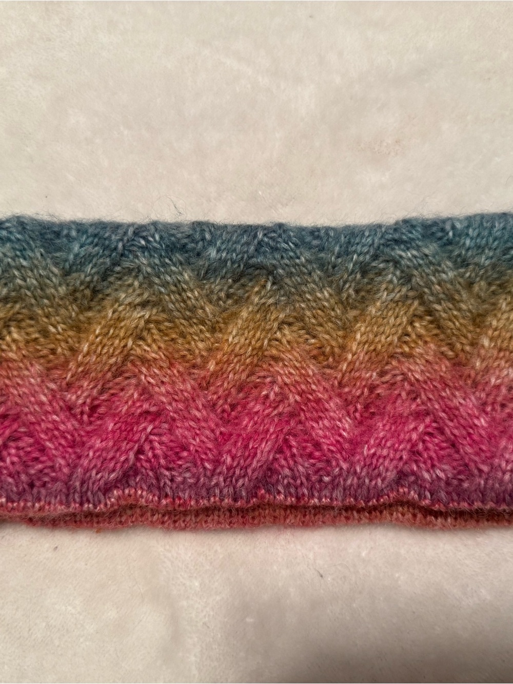 Gradient Cable-Knit Women’s Headband